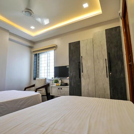 Gundipet Hotel Ceasta, Beside Us Consulate Hyderabad, Gachibowli מראה חיצוני תמונה