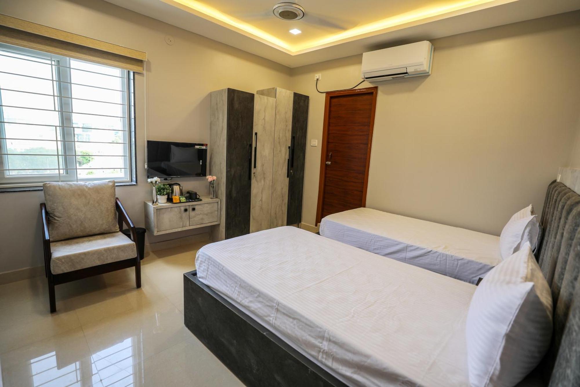 Gundipet Hotel Ceasta, Beside Us Consulate Hyderabad, Gachibowli מראה חיצוני תמונה