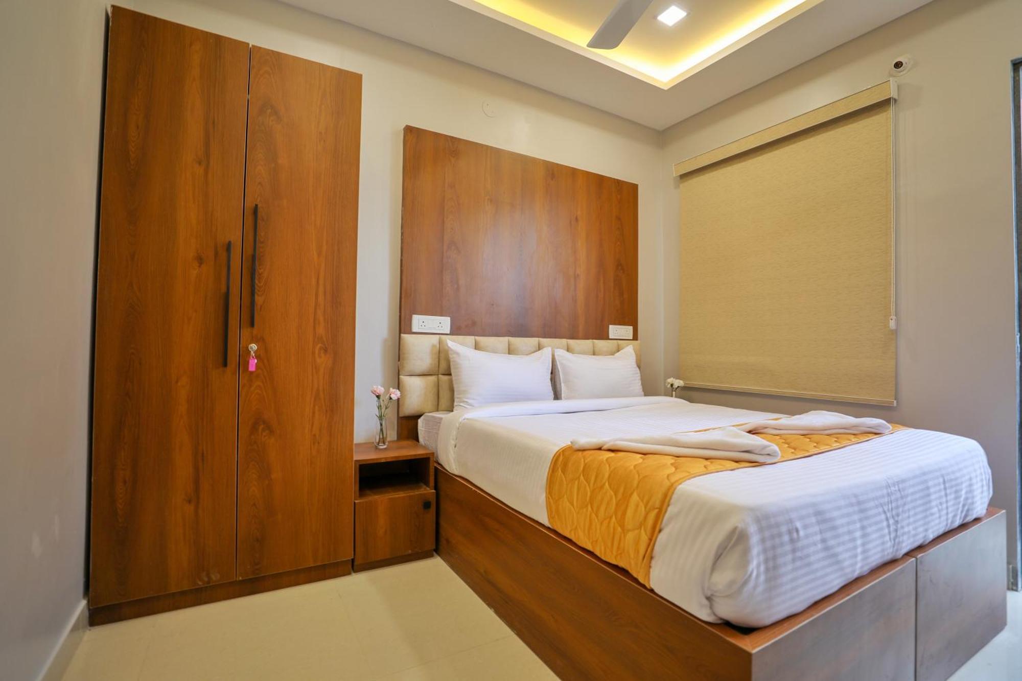 Gundipet Hotel Ceasta, Beside Us Consulate Hyderabad, Gachibowli מראה חיצוני תמונה